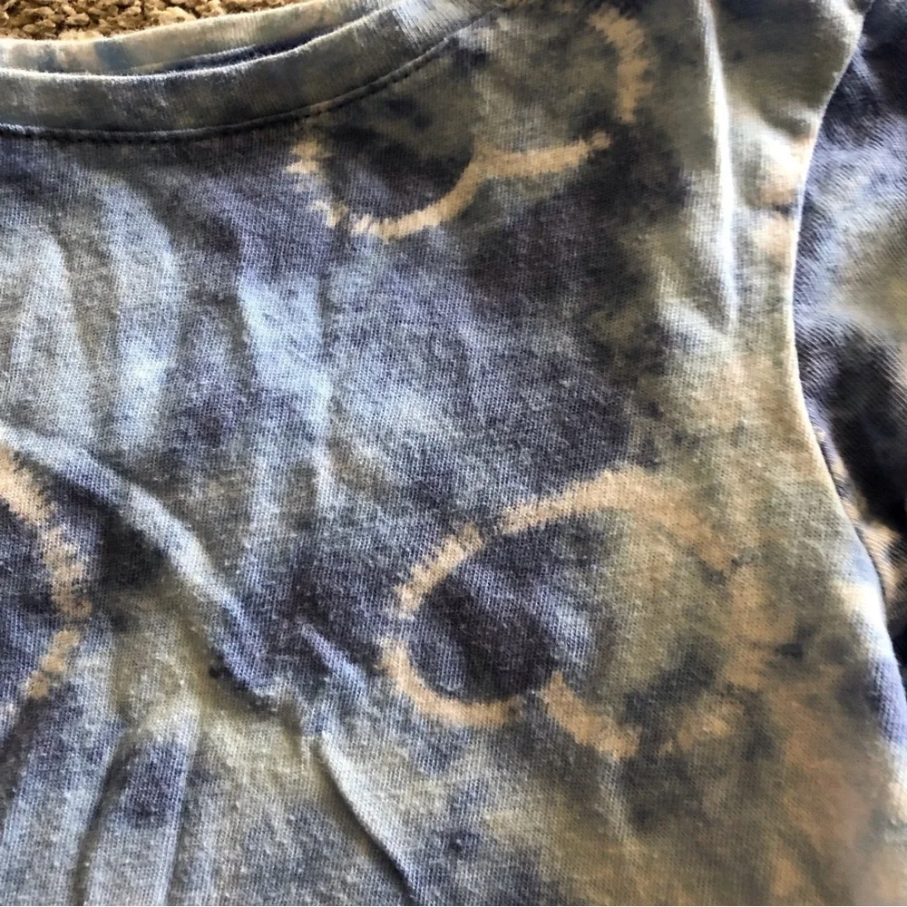 Old Navy blue heart tie dye softest short sleeve tee in size XS